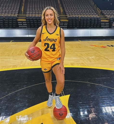 background gabbie marshall|gabbie marshall at wnba draft.